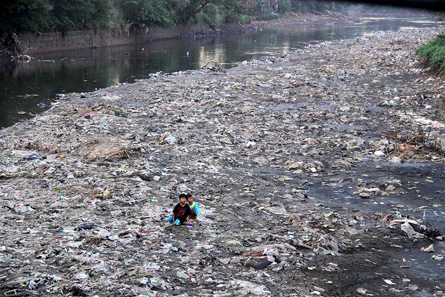 Pencemaran Lingkungan Daerah Aliran Sungai (DAS) Citarum