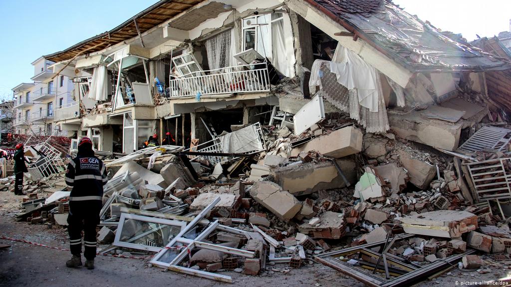 Bangunan Roboh Akibat Gempa Bumi